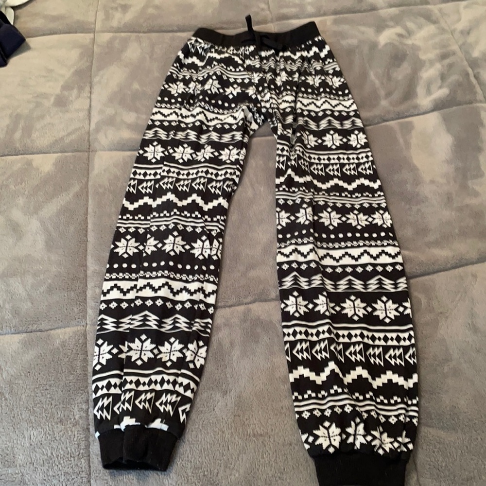 Girls pajama bottoms. No tags estimating size 7-8